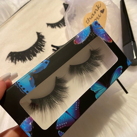 Lashes 🦋 - Picture 6 of 8